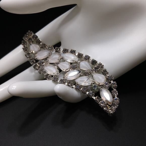 Vintage Paisley Rhinestone Brooch, Clear Glass White Centers, Rhodium Plated - Picture 2 of 10